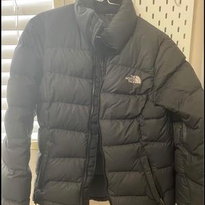 Womens north face 700 black puffer jacket!! womens size xs. Excellent condition!